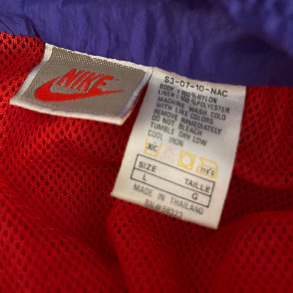 Vintage Unisex Nike Red and Purple Windbreaker - Picture 4 of 8